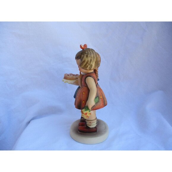 Hummel Goebel figurine Happy Birthday #176/t Mother's Day gift, collectible‎ - Picture 3 of 6